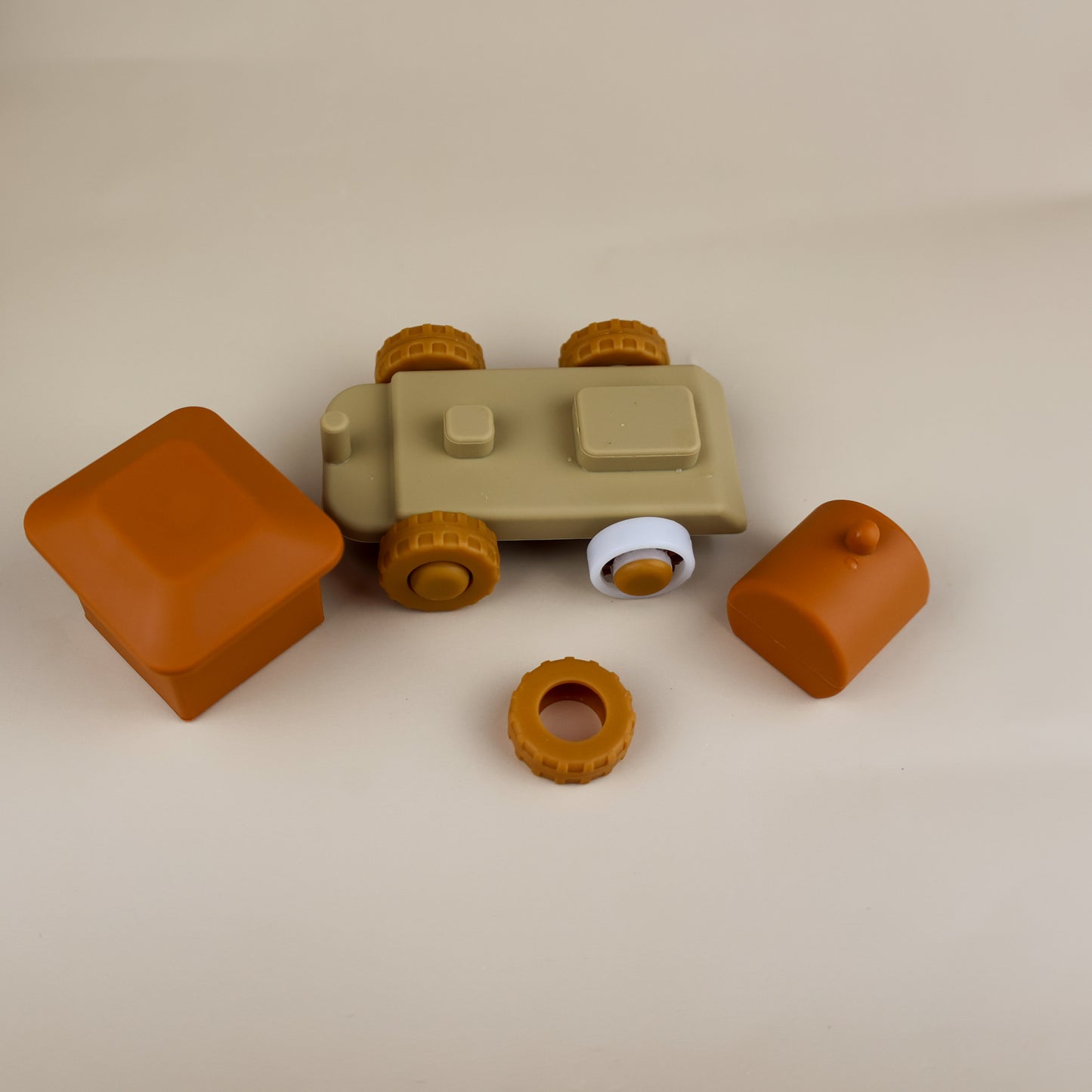 Silicone Train & Carriage Set – Food-Grade Silicone Linking Train for Toddlers (18m+)