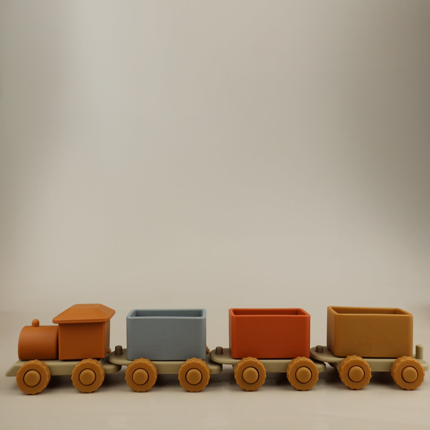 Silicone Train & Carriage Set – Food-Grade Silicone Linking Train for Toddlers (18m+)