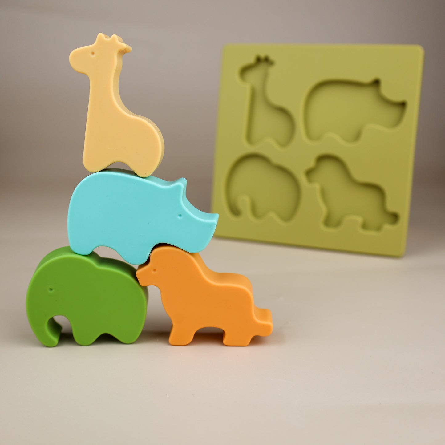 Silicone Safari Shape Puzzle – Food-Grade Silicone Safari Animals & Base (4-Piece Set)